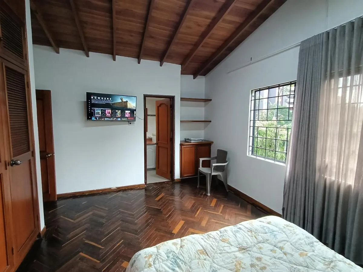 Casa Campestre Con Terraza Para 10 - San Lucas - El Poblado Medellin 0*,  Colombia