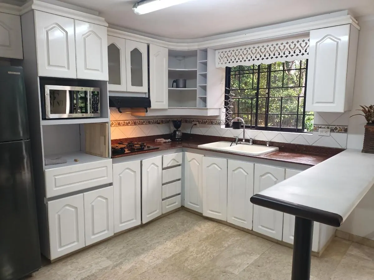 Casa Campestre Con Terraza Para 10 - San Lucas - El Poblado Medellin 0*,