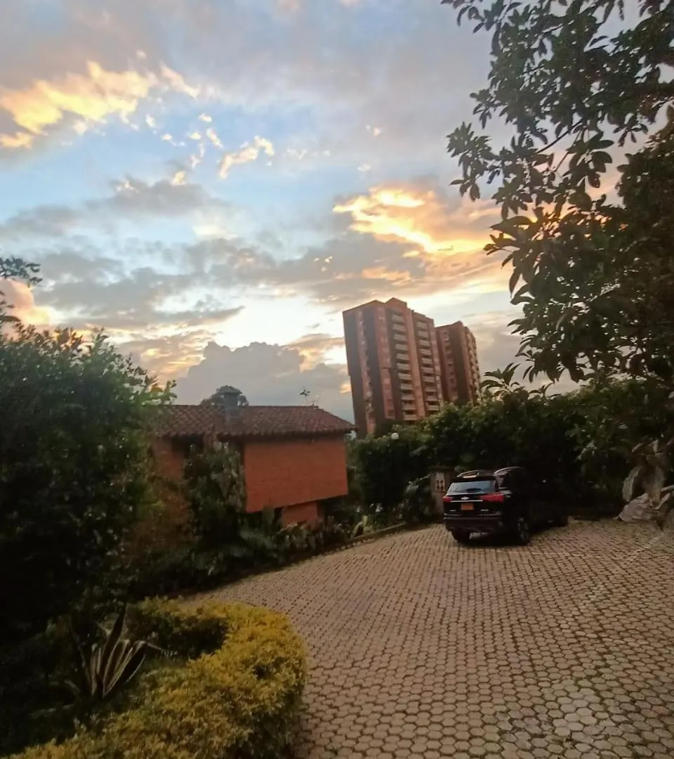 Casa Campestre Con Terraza Para 10 - San Lucas - El Poblado Medellin Holiday home